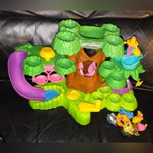 Hatchimals CollEGGtibles Hatchery Nursery Playset & 6 Hatchimals